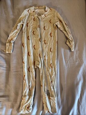 Willow Crescent Moon Zip Footed Onesie in Cream and Rust